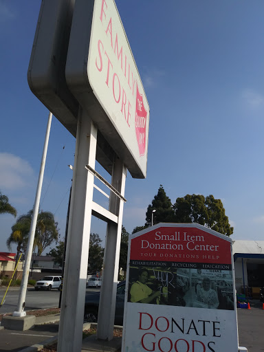 Thrift Store «The Salvation Army Family Store and Donation Center», reviews and photos