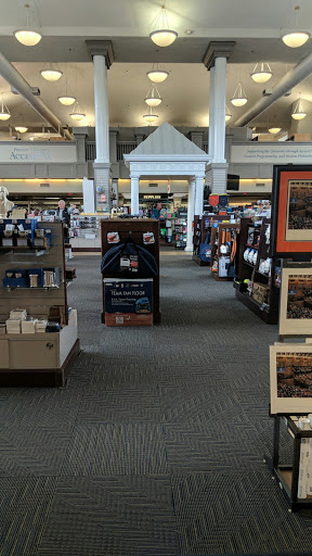 Book Store «University of Virginia Bookstore», reviews and photos, 400 Emmet St S, Charlottesville, VA 22903, USA