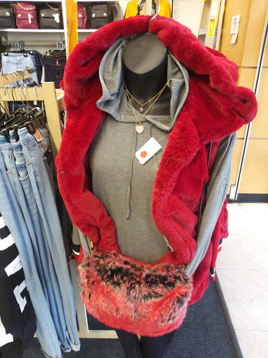 Shopping Mall «Washington Square Mall.», reviews and photos, 4849 W North Ave, Chicago, IL 60639, USA