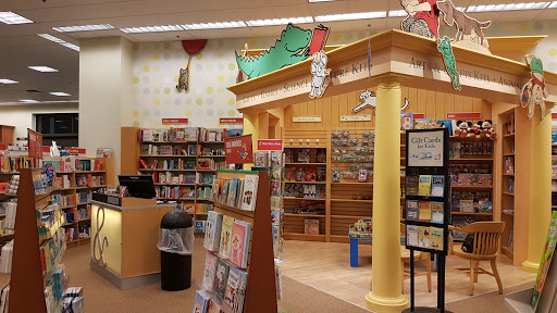 Book Store «Barnes & Noble», reviews and photos, 728 Waukegan Rd, Deerfield, IL 60015, USA