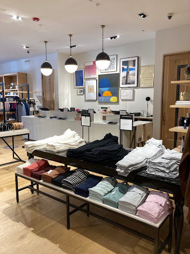 Clothing Store «J.Crew», reviews and photos, 3423 N Southport Ave, Chicago, IL 60657, USA