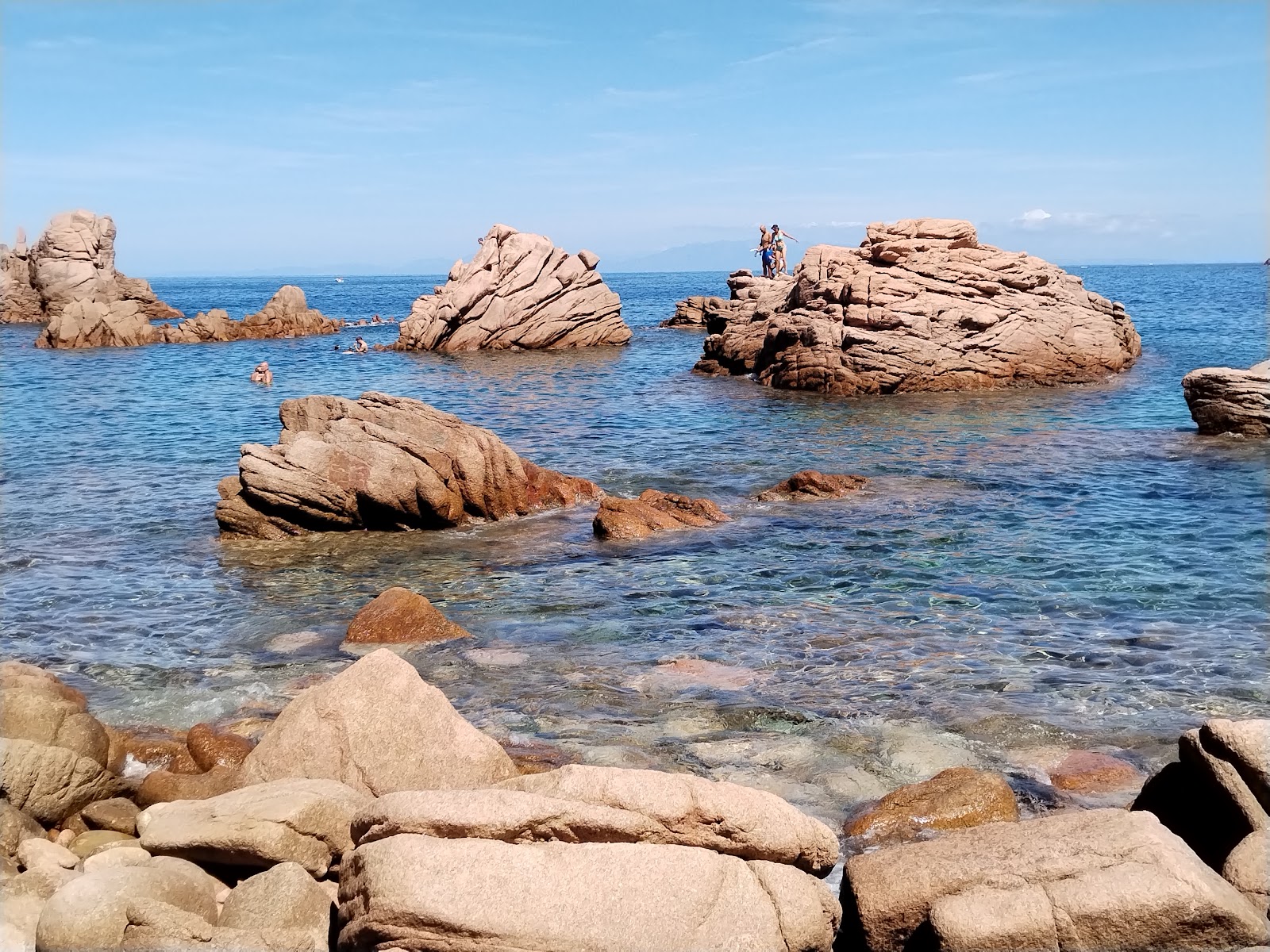 Foto van Spiaggia de La Sorgente met hoog niveau van netheid