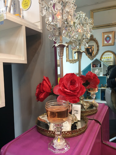 Hair Salon «The Dollhouse Salon», reviews and photos, The Dollhouse Salon, 725 Main St, Springfield, OR 97477, USA