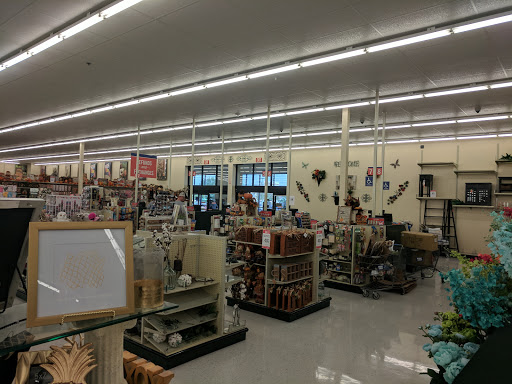 Craft Store «Hobby Lobby», reviews and photos, 2900 S 25th St, Clinton, IA 52732, USA