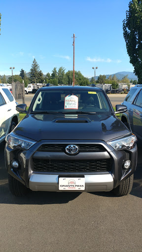Car Dealer «Grants Pass Toyota», reviews and photos, 375 Redwood Hwy, Grants Pass, OR 97527, USA