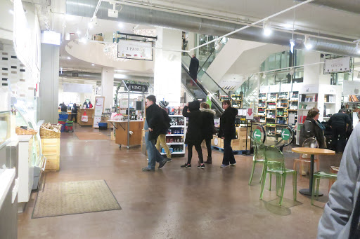 Shopping Mall «The Shops at North Bridge», reviews and photos, 520 N Michigan Ave, Chicago, IL 60611, USA