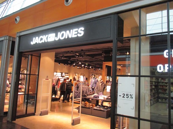 JACK  JONES