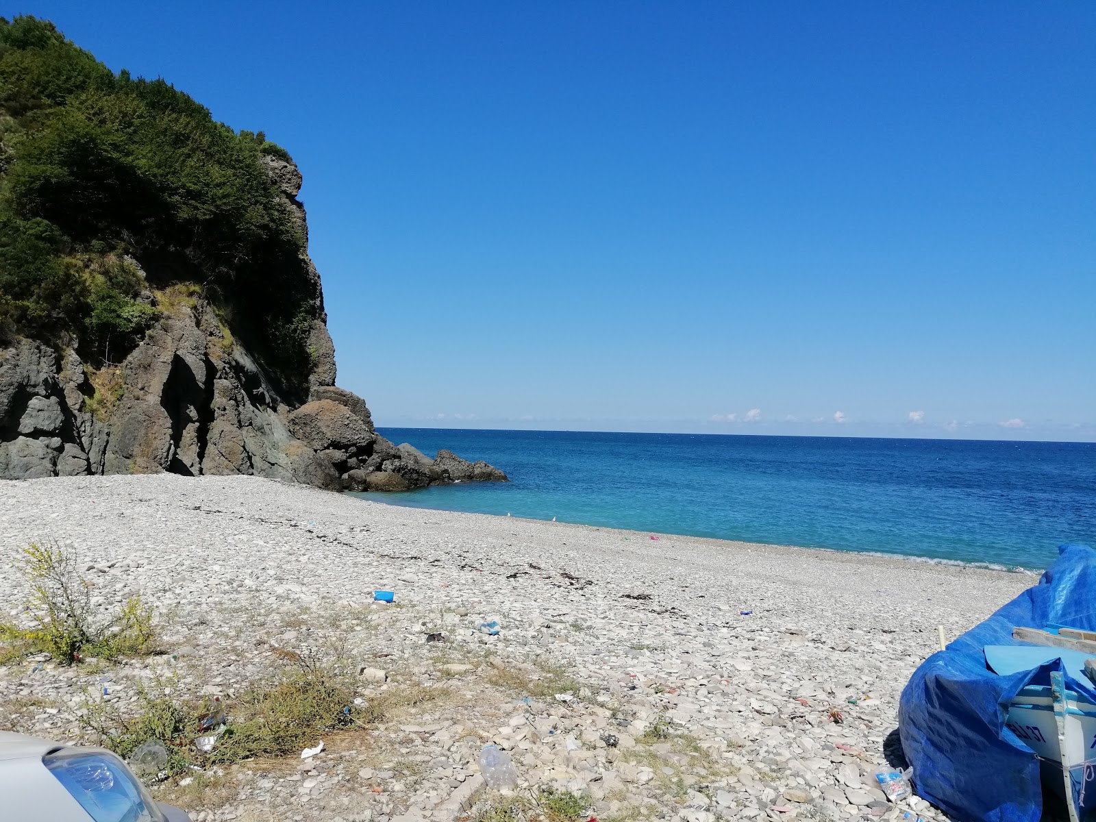 Photo de Lucky Coast Beach entouré de montagnes