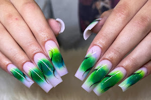 Lavie De Luxe Nails & Beauty