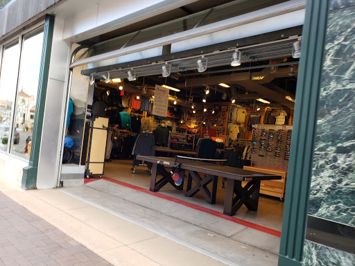 Outdoor Sports Store «Moosejaw», reviews and photos, 439 W 47th St, Kansas City, MO 64112, USA