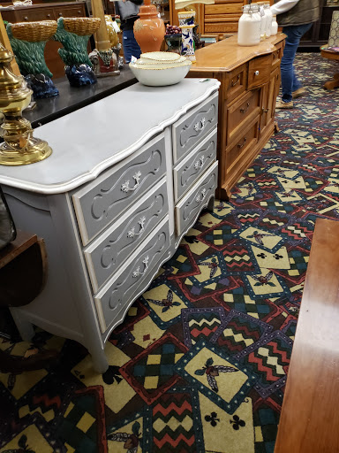 Used Furniture Store «New & Again Consignment Furniture Gallery», reviews and photos, 210 S School St, Lodi, CA 95240, USA