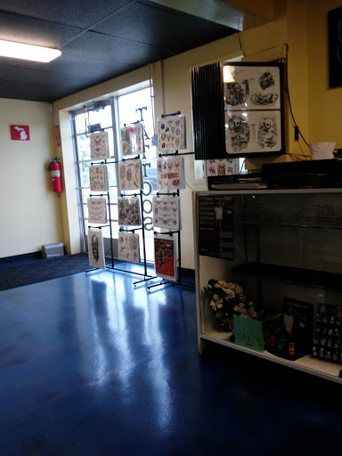 Liquid Tattoo, 16583 Old U.S. 27, Lansing, MI 48906, USA, 