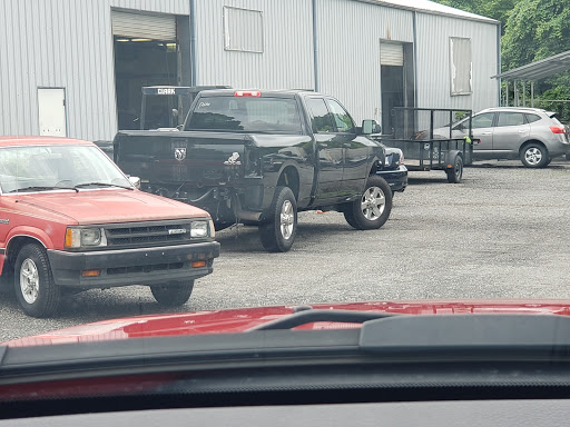 Auto Body Shop «Car Mart Collision Center», reviews and photos, 2129 Volunteer Pkwy, Bristol, TN 37620, USA