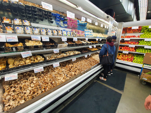 Supermarket «Berkeley Bowl West», reviews and photos, 920 Heinz Ave, Berkeley, CA 94710, USA