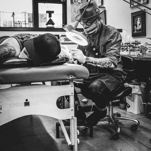 Tattoo Shop «5th Estate Tattoo», reviews and photos, 207 N Gilbert Rd # 113, Gilbert, AZ 85234, USA