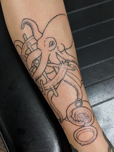 Tattoo Shop «Art & Soul Tattoo And Gallery», reviews and photos, 412 2nd St, New Glarus, WI 53574, USA