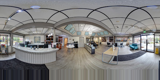 Beauty Salon «Snips Salon & Spa», reviews and photos, 5731 E Washington St, Indianapolis, IN 46219, USA