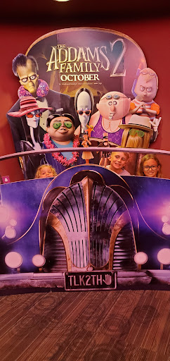 Movie Theater «Regal Cinemas Quaker Crossing 18», reviews and photos, 3450 Amelia Drive, Orchard Park, NY 14127, USA