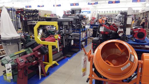 Hardware Store «Harbor Freight Tools», reviews and photos, 1640 75th St, Downers Grove, IL 60516, USA