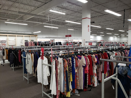 Clothing Store «Burlington Coat Factory», reviews and photos, 7061 W 159th St, Tinley Park, IL 60477, USA