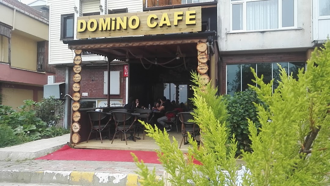 Domino cafe