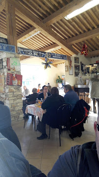 Atmosphère du Restaurant français L'Auberge des 4 Saisons à Saint gelli de Cornillon - n°7