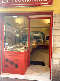 Vitrine du Restaurant servant le petit-déjeuner J.Multari VIEUX NICE - n°3