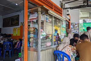 Rumah Makan Padang - Malah Dicubo image