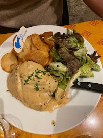 Sauce aux champignons du Restaurant français Chez Gladines à Paris - n°2