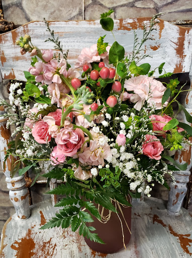 Florist «Carrolls Florist of Beverly», reviews and photos, 385 Cabot St, Beverly, MA 01915, USA