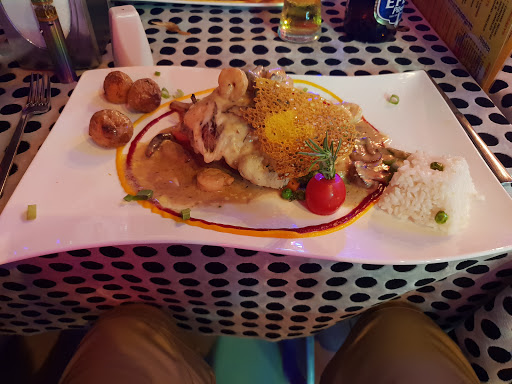 7 Brothers Restaurant Fun Pub