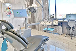 Семейная стоматология Dental SPA | Виниры, брекеты, детская стоматология Адлер image