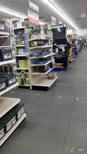 Hardware Store «Harbor Freight Tools», reviews and photos, 1317 E Osceola Pkwy, Kissimmee, FL 34744, USA