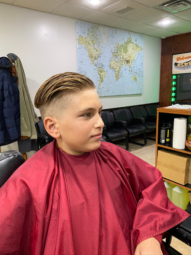 Barber Shop «Clubman Barbershop», reviews and photos, 1300 Montauk Hwy, Oakdale, NY 11769, USA