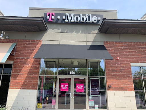 Cell Phone Store «T-Mobile», reviews and photos, 626 E Golf Rd, Schaumburg, IL 60173, USA