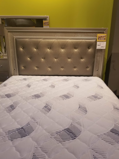 Furniture Store «Art Van Furniture - Muskegon», reviews and photos, 630 Seminole Rd, Muskegon, MI 49441, USA