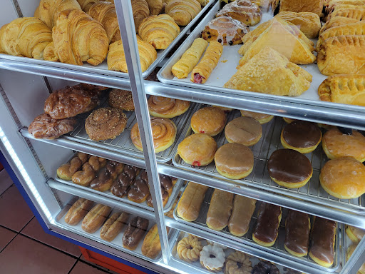 Donut Shop «Ala Mode Donut Shop», reviews and photos, 2801 Pinole Valley Rd # A, Pinole, CA 94564, USA