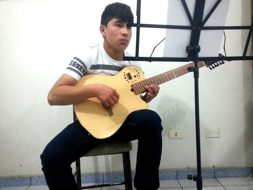 Clases guitarra Arequipa