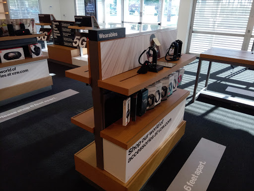 Cell Phone Store «Verizon», reviews and photos, 1935 S Val Vista Dr #103, Mesa, AZ 85204, USA