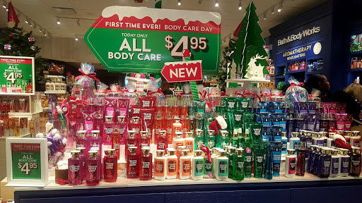 Beauty Supply Store «Bath & Body Works», reviews and photos, 31 N Michigan Ave, Atlantic City, NJ 08401, USA