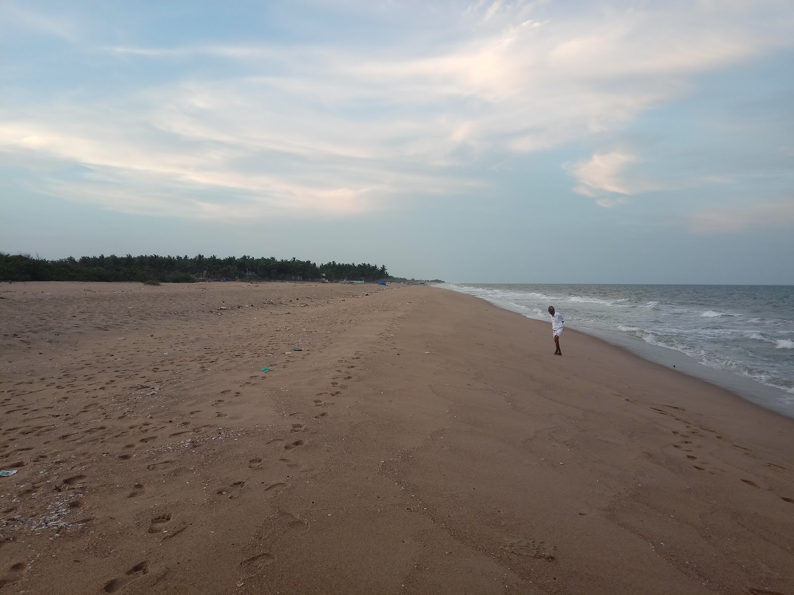 Foto de White Beach e o assentamento