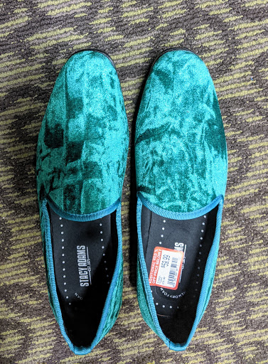 Shoe Store «DSW Designer Shoe Warehouse», reviews and photos, 100 W Higgins Rd, South Barrington, IL 60010, USA