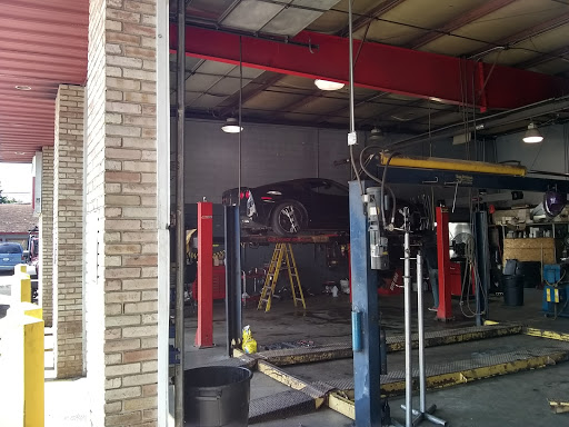 D&T Automotive Specialists in New Paris, Indiana
