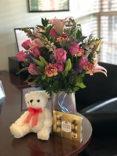 Florist «Elite Floral & Gift Shoppe», reviews and photos, 504 N Alafaya Trail #109, Orlando, FL 32828, USA