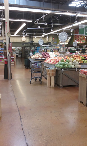 Grocery Store «Fresh Thyme Farmers Market- Troy MI», reviews and photos, 901 E Big Beaver Rd, Troy, MI 48083, USA