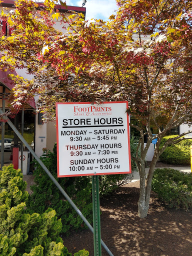 Shoe Store «Footprints Fashion & Footwear», reviews and photos, 79 Costello Rd, Newington, CT 06111, USA