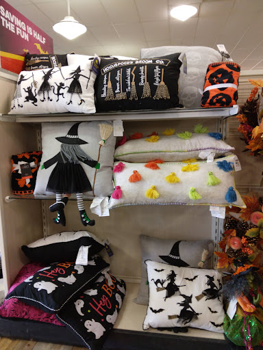 Department Store «T.J. Maxx and HomeGoods», reviews and photos, 3050 Sheridan Dr, Amherst, NY 14226, USA