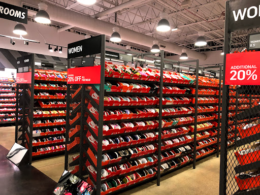 Sporting Goods Store «Nike Factory Store», reviews and photos, 6170 Grand Ave #569, Gurnee, IL 60031, USA