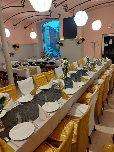 restauracje Restauracja u Wioli Organizacja imprez okolicznościowych Komunie Chrzciny CATERINGI DLA FIRM Łódź