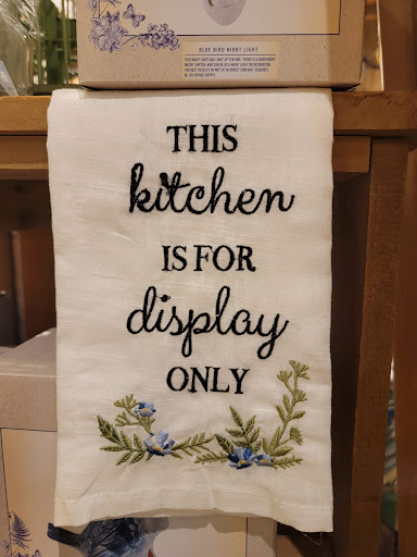 American Restaurant «Cracker Barrel Old Country Store», reviews and photos, 1005 Village Green Crossing, Gallatin, TN 37066, USA